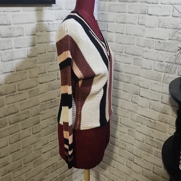 Womens Vneck SZ M Sweater - Picture 3 of 7